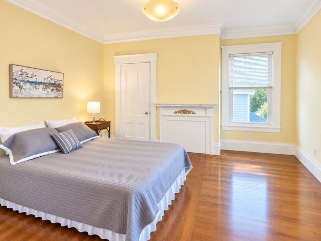 12 Bradbury Ave 12, Medford, MA 02155