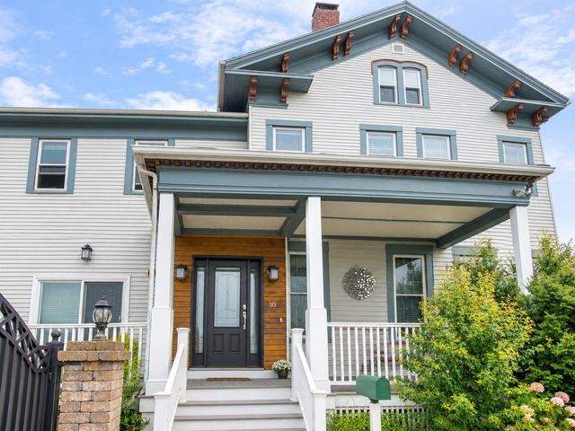 12 Bradbury Ave 12, Medford, MA 02155
