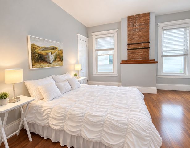 12 Bradbury Ave 12, Medford, MA 02155