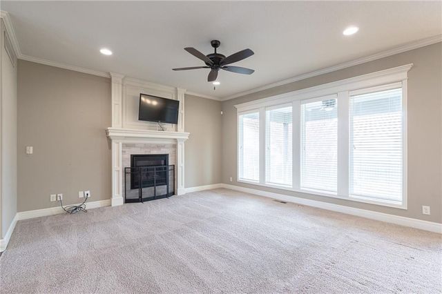 1012 SE Auburn Court, Blue Springs, MO 64014