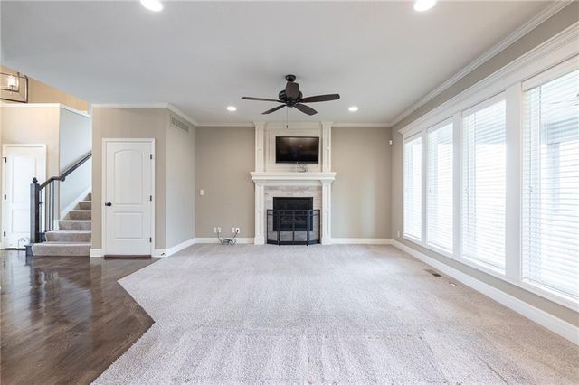 1012 SE Auburn Court, Blue Springs, MO 64014