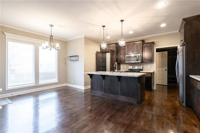 1012 SE Auburn Court, Blue Springs, MO 64014