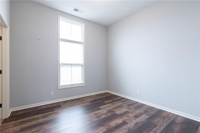 1012 SE Auburn Court, Blue Springs, MO 64014