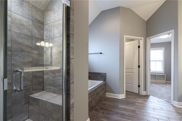 1012 SE Auburn Court, Blue Springs, MO 64014