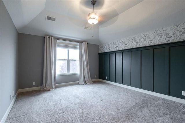 1012 SE Auburn Court, Blue Springs, MO 64014