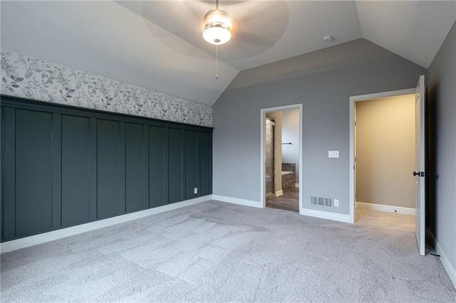 1012 SE Auburn Court, Blue Springs, MO 64014