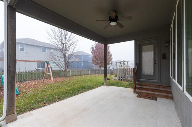 1012 SE Auburn Court, Blue Springs, MO 64014