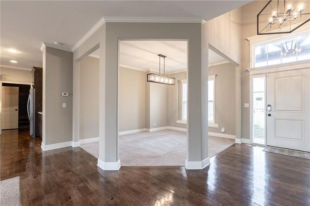 1012 SE Auburn Court, Blue Springs, MO 64014