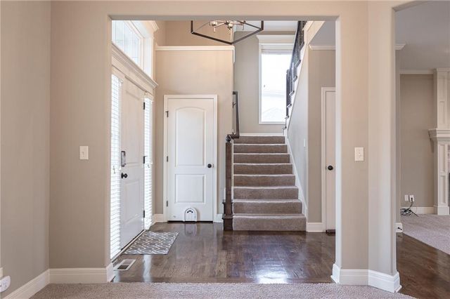 1012 SE Auburn Court, Blue Springs, MO 64014