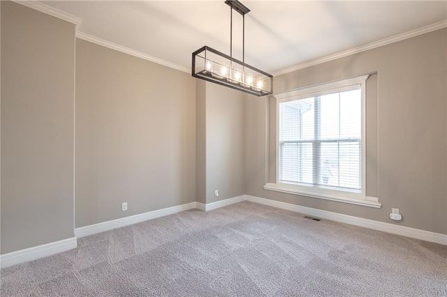 1012 SE Auburn Court, Blue Springs, MO 64014