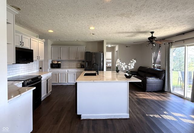 1881 Wynnewood Lane, Avon, IN 46123