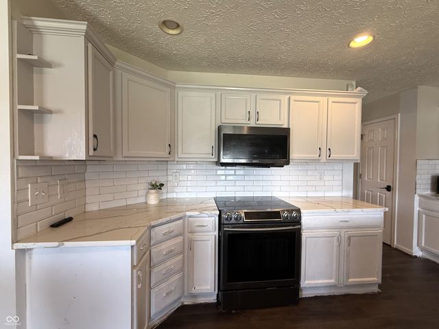 1881 Wynnewood Lane, Avon, IN 46123