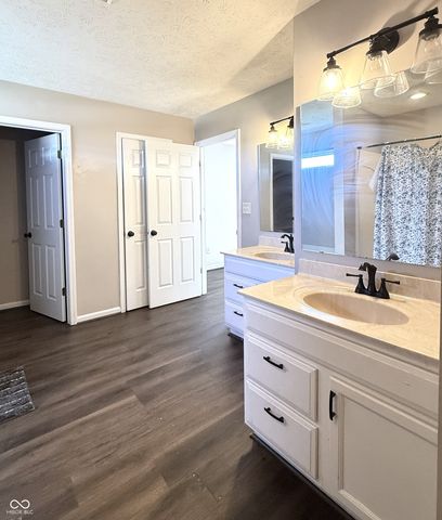 1881 Wynnewood Lane, Avon, IN 46123