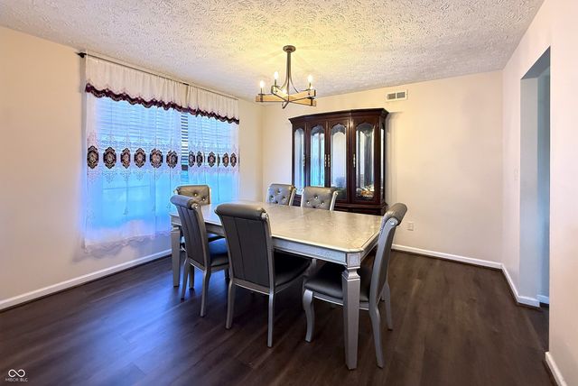 1881 Wynnewood Lane, Avon, IN 46123