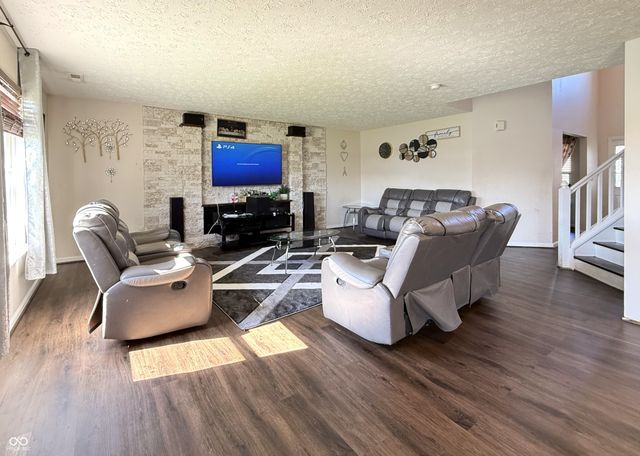 1881 Wynnewood Lane, Avon, IN 46123