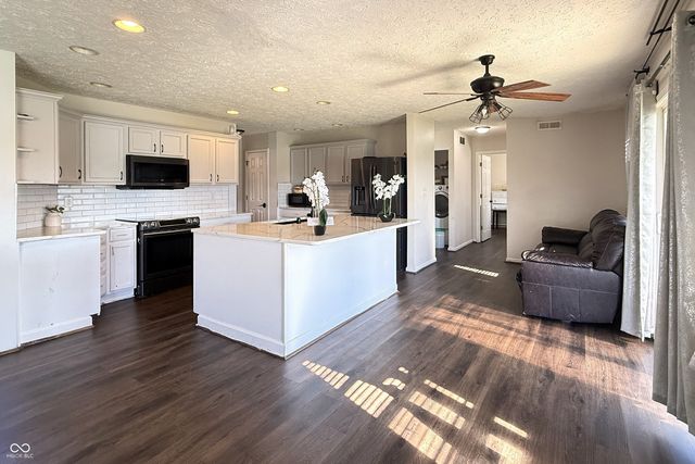 1881 Wynnewood Lane, Avon, IN 46123