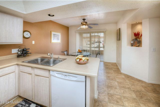 1598 N Paseo La Tinaja, Green Valley, AZ 85614