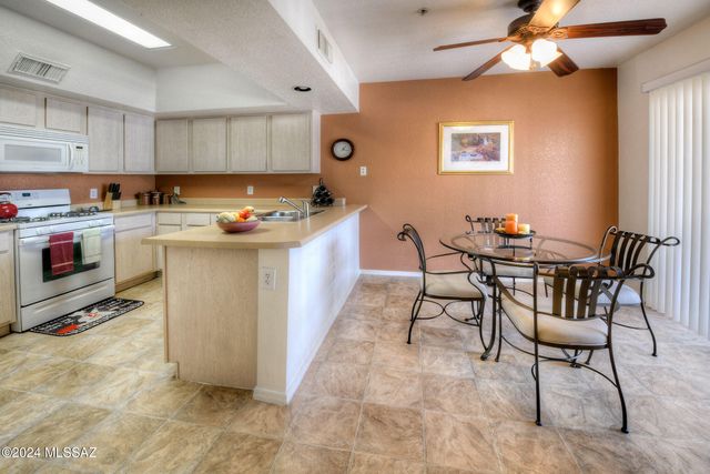 1598 N Paseo La Tinaja, Green Valley, AZ 85614