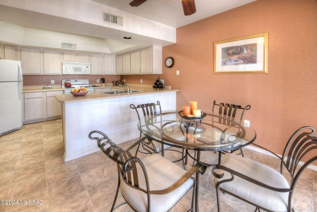 1598 N Paseo La Tinaja, Green Valley, AZ 85614