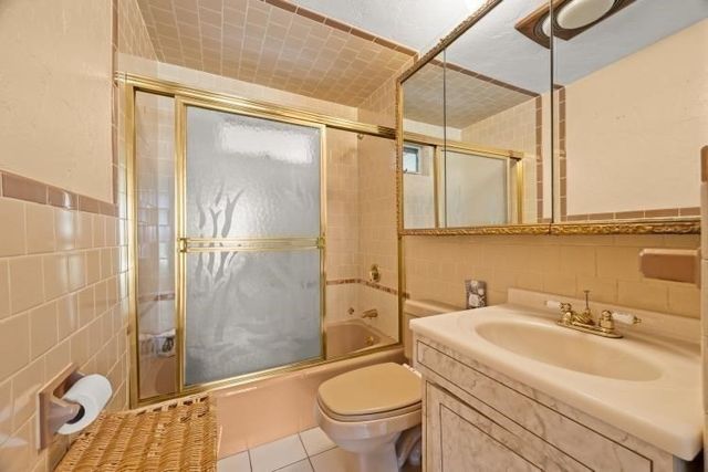 21 South Ave, Taunton, MA 02780