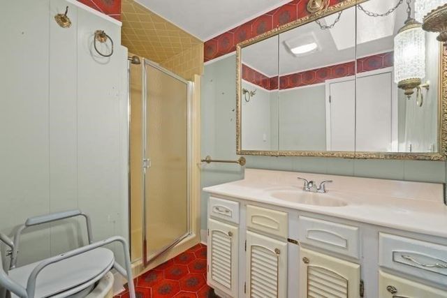 21 South Ave, Taunton, MA 02780