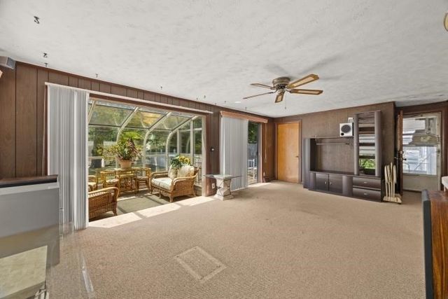 21 South Ave, Taunton, MA 02780