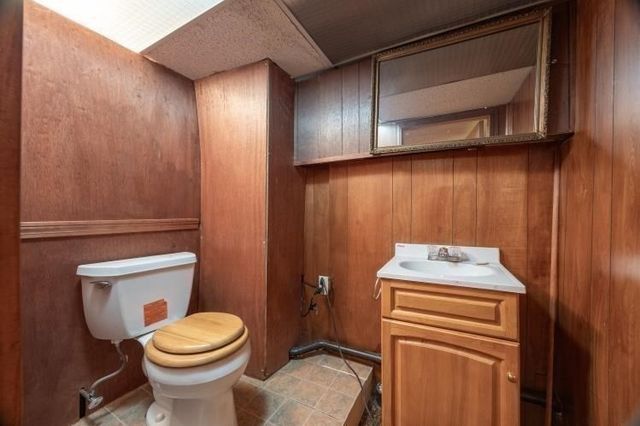 21 South Ave, Taunton, MA 02780