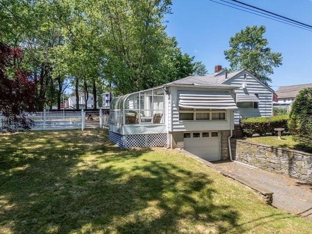 21 South Ave, Taunton, MA 02780