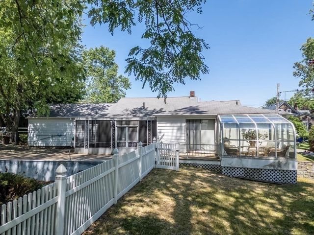 21 South Ave, Taunton, MA 02780