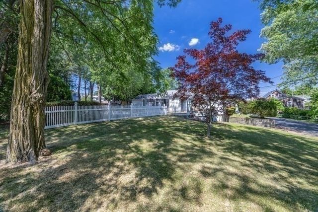 21 South Ave, Taunton, MA 02780