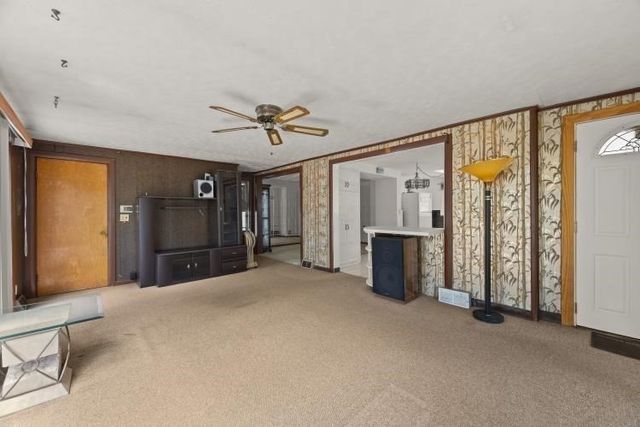 21 South Ave, Taunton, MA 02780