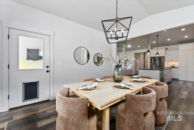 6668 W Hammermill Dr, Boise, ID 83714