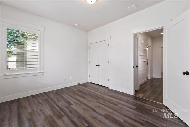 6668 W Hammermill Dr, Boise, ID 83714