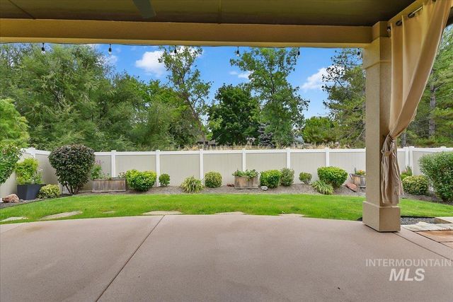 6668 W Hammermill Dr, Boise, ID 83714