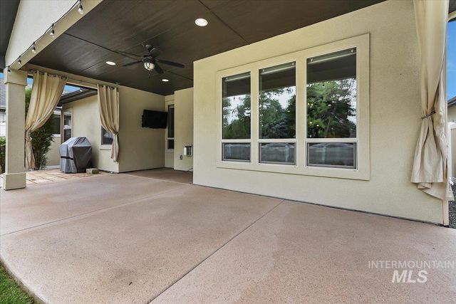 6668 W Hammermill Dr, Boise, ID 83714