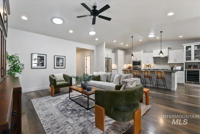 6668 W Hammermill Dr, Boise, ID 83714