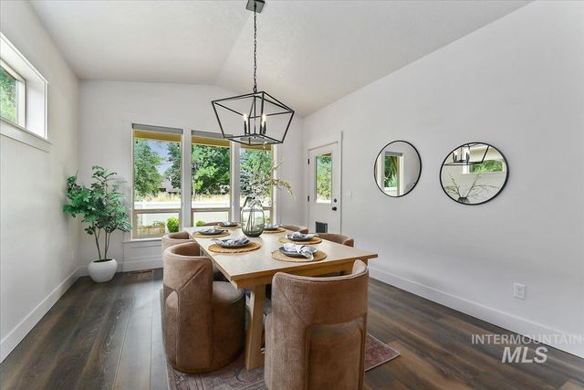 6668 W Hammermill Dr, Boise, ID 83714