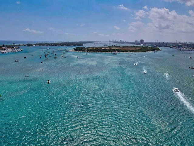 2640 Lake Shore Drive 2608, Riviera Beach, FL 33404