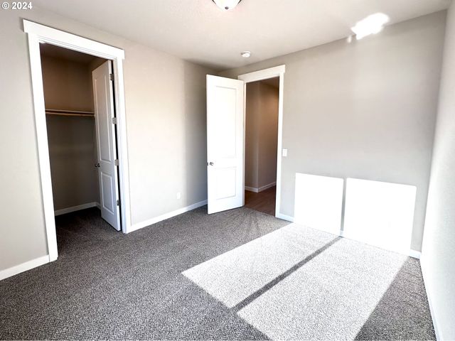 2384 W 7th Ave, Junction City, OR 97448