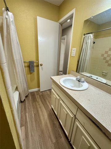 1005 Waverly Drive, Arlington, TX 76015