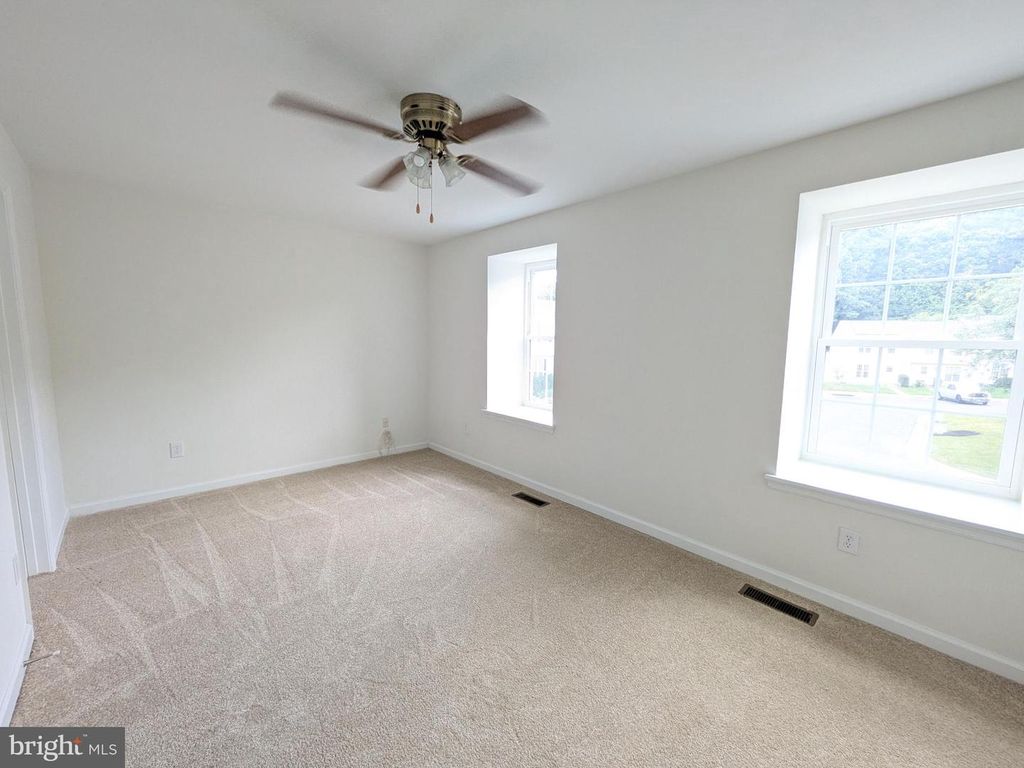 7689 SHEFFIELD VILLAGE LN, Lorton, VA 22079