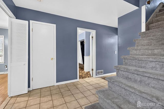 510 Cook Avenue, Middlesex, NJ 08846