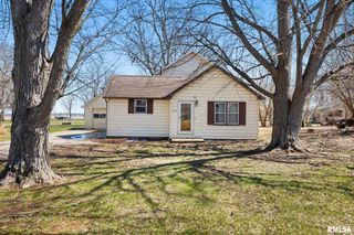 204 S PARK Avenue, Manito, IL 61546
