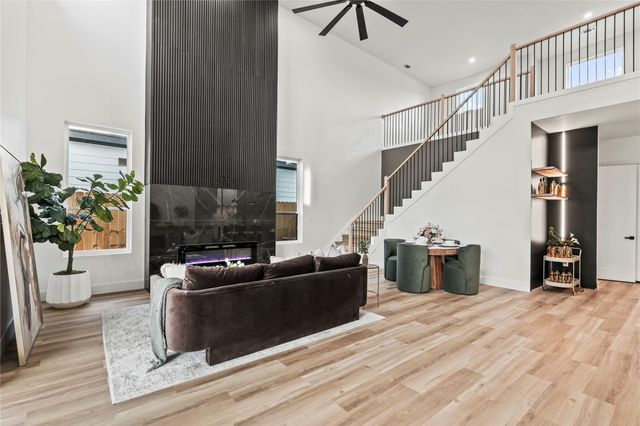 2401 Peabody Avenue, Dallas, TX 75215