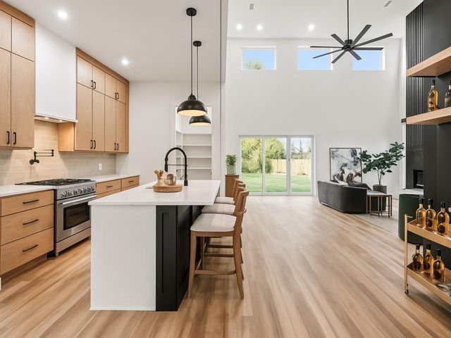 2401 Peabody Avenue, Dallas, TX 75215