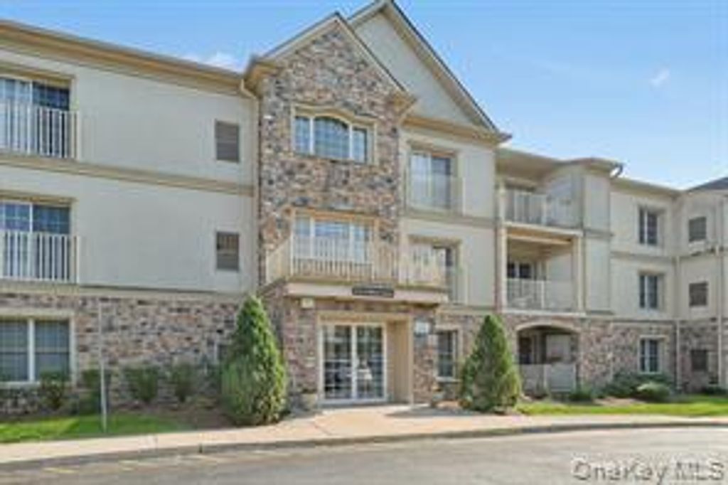24 N De Baun Avenue 303, Suffern, NY 10901