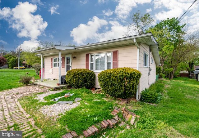 1430 LOGAN ST, Reading, PA 19607