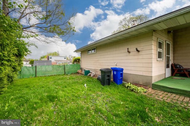 1430 LOGAN ST, Reading, PA 19607