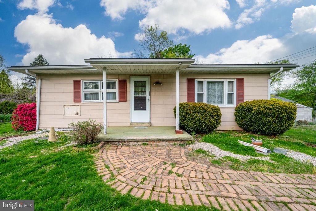 1430 LOGAN ST, Reading, PA 19607