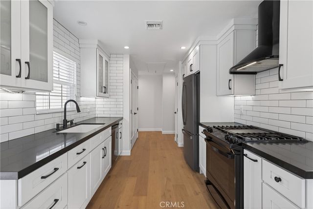 10415 Cumpston, North Hollywood, CA 91601